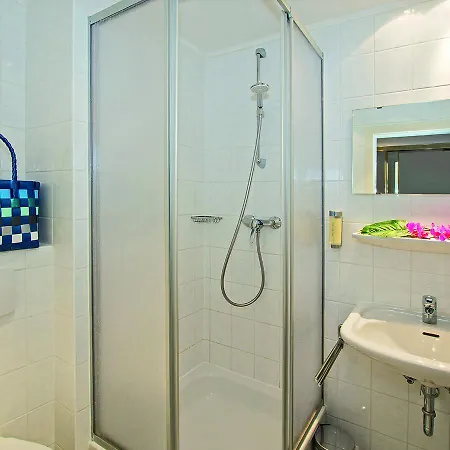 Strandhaus Heringsdorf Hotel